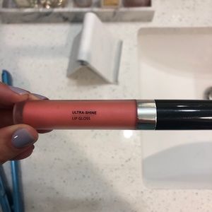 Trish McEvoy ultra shine lipgloss in Coral